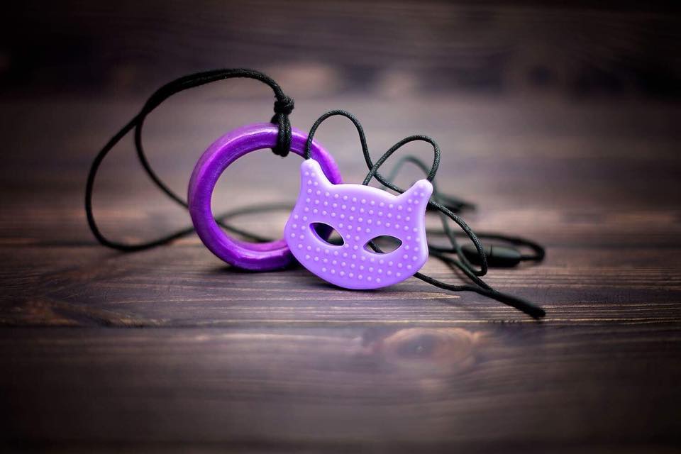 Cat necklace for cats 2025